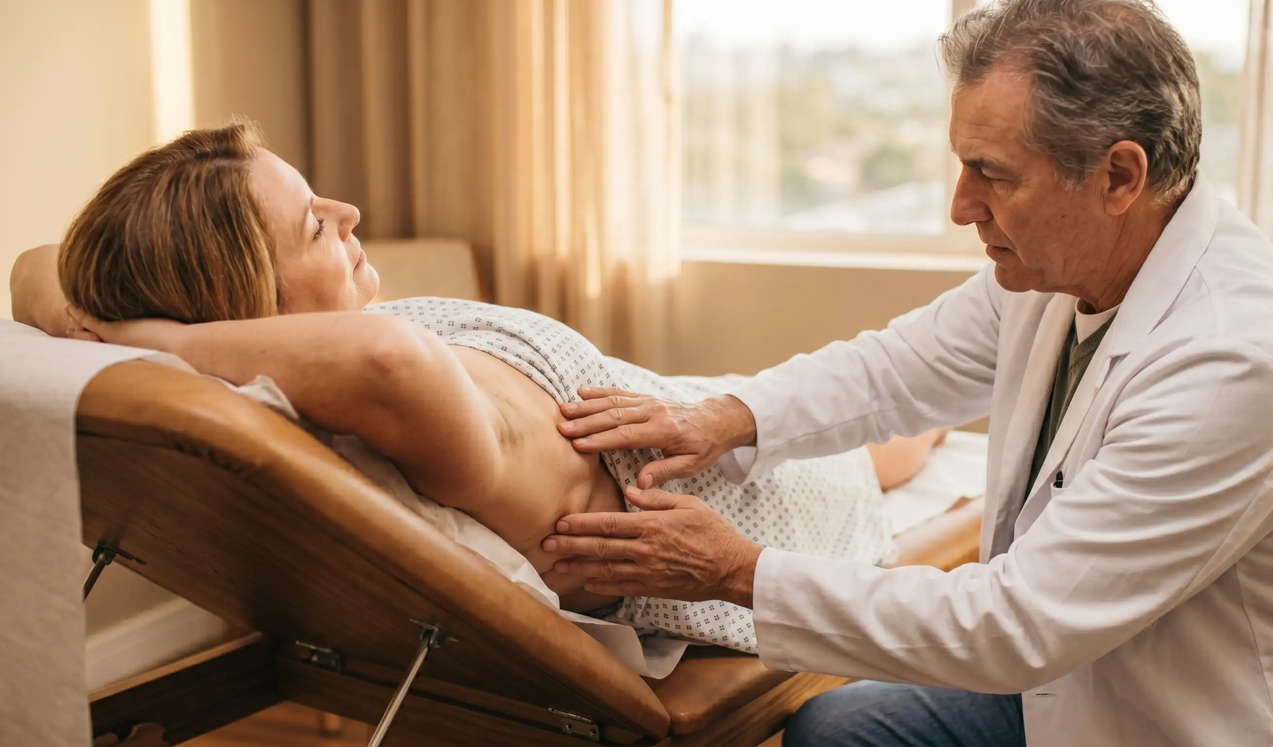 klinische Untersuchung Palpation BH-Fett Arzt