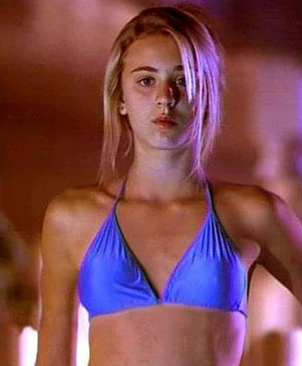 kaley cuoco in 2000