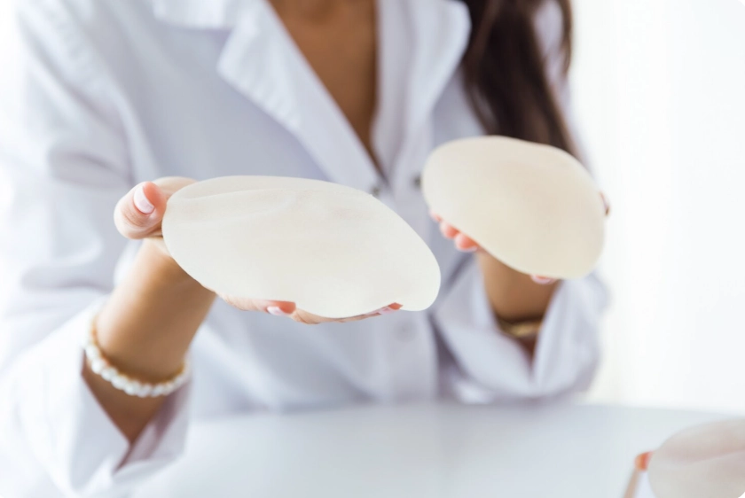 What to Expect Before and After Breast Implant Surgery?