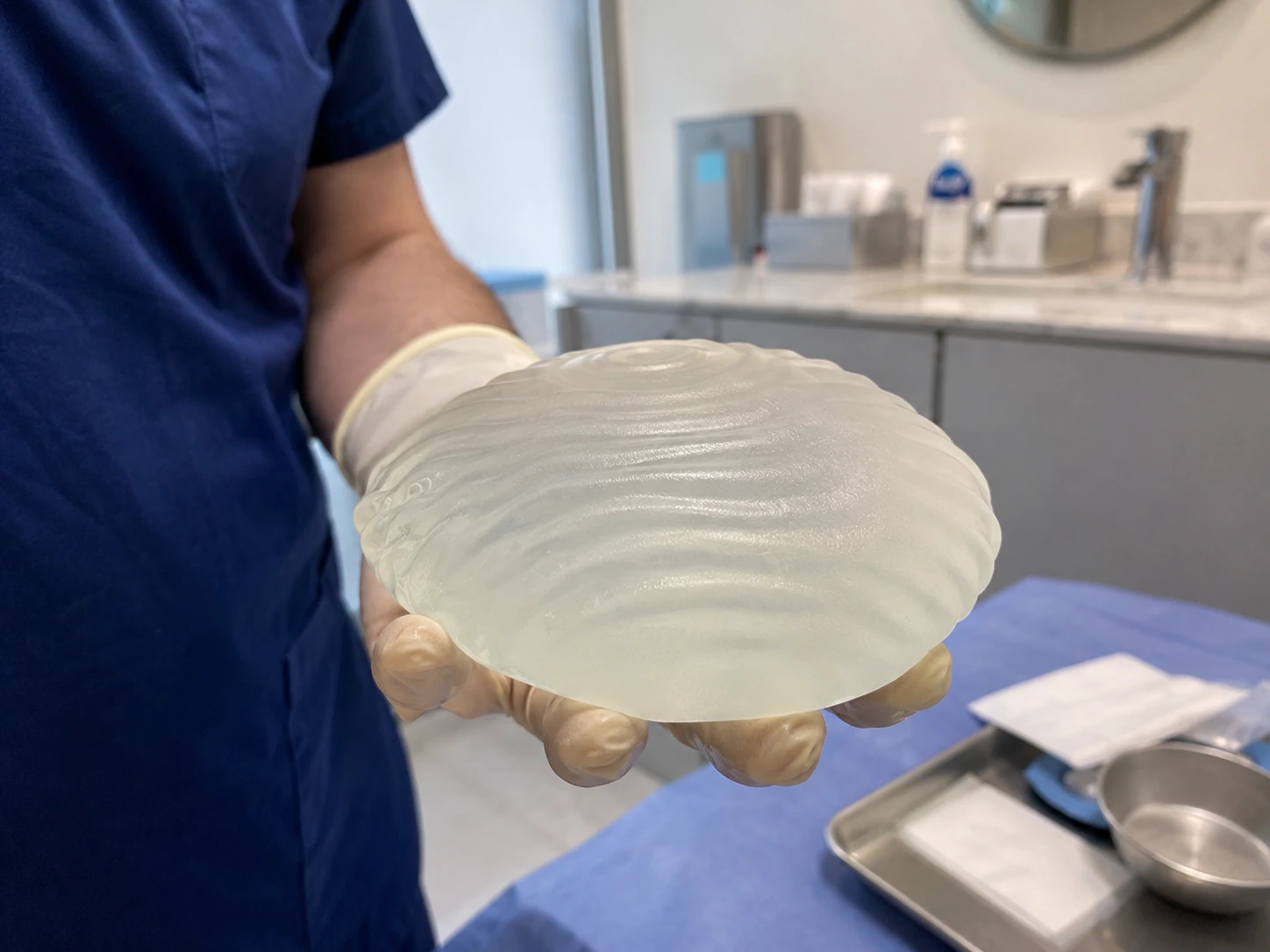 breast implants rippling surface