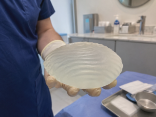 breast implants rippling surface