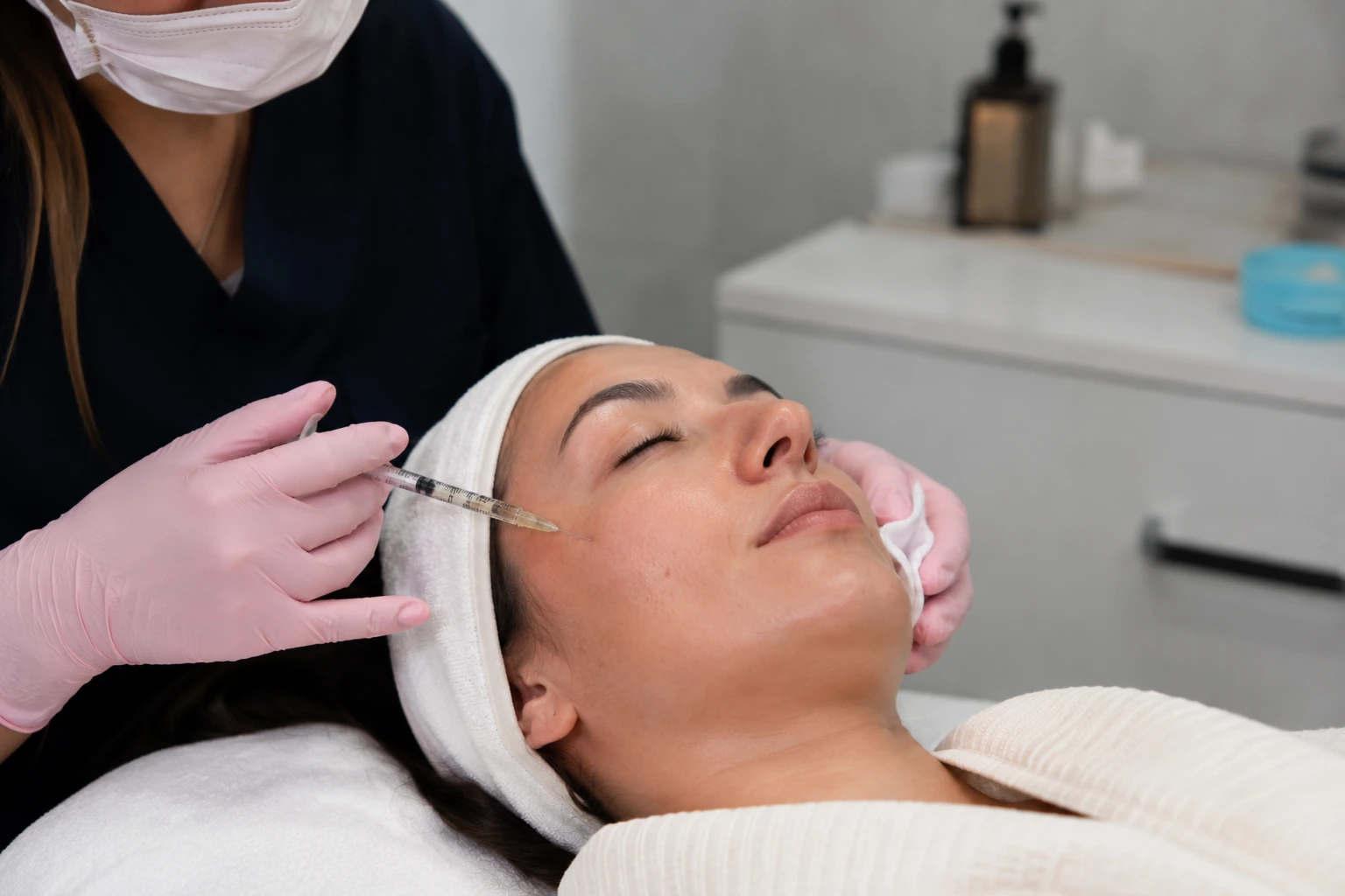 mesotherapy on the face procedure