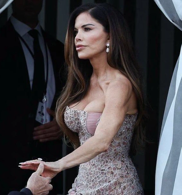 lauren sanchez last look