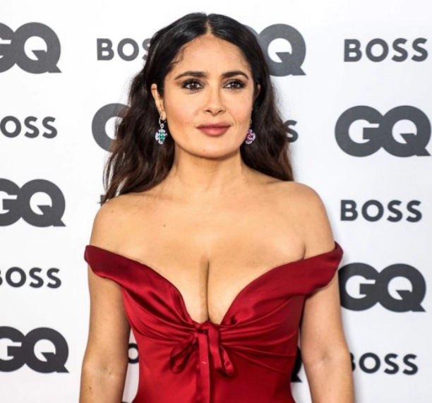 Salma Hayek dopo intervento al seno