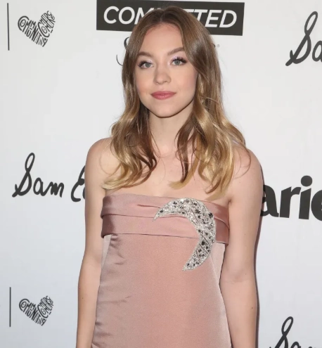 sydney sweeney before the breast surgery
